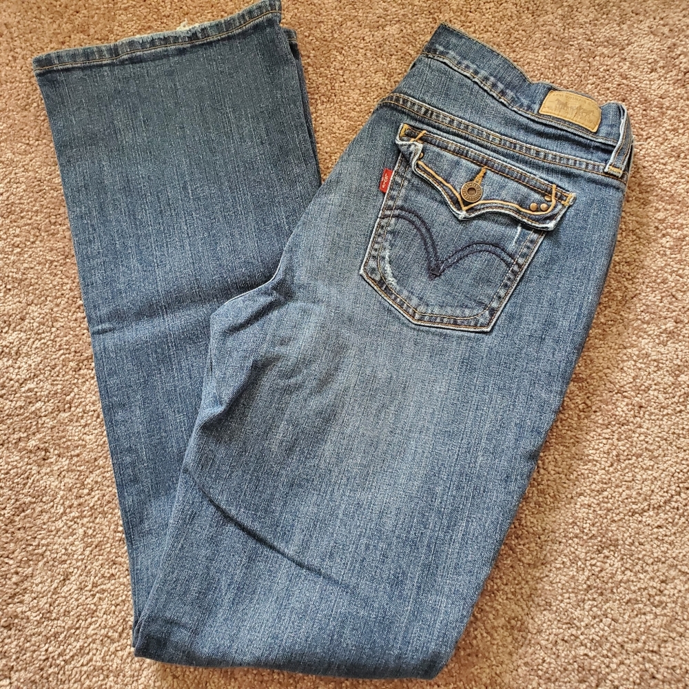 Levi's Women's 515 Mid Rise Bootcut Jeans